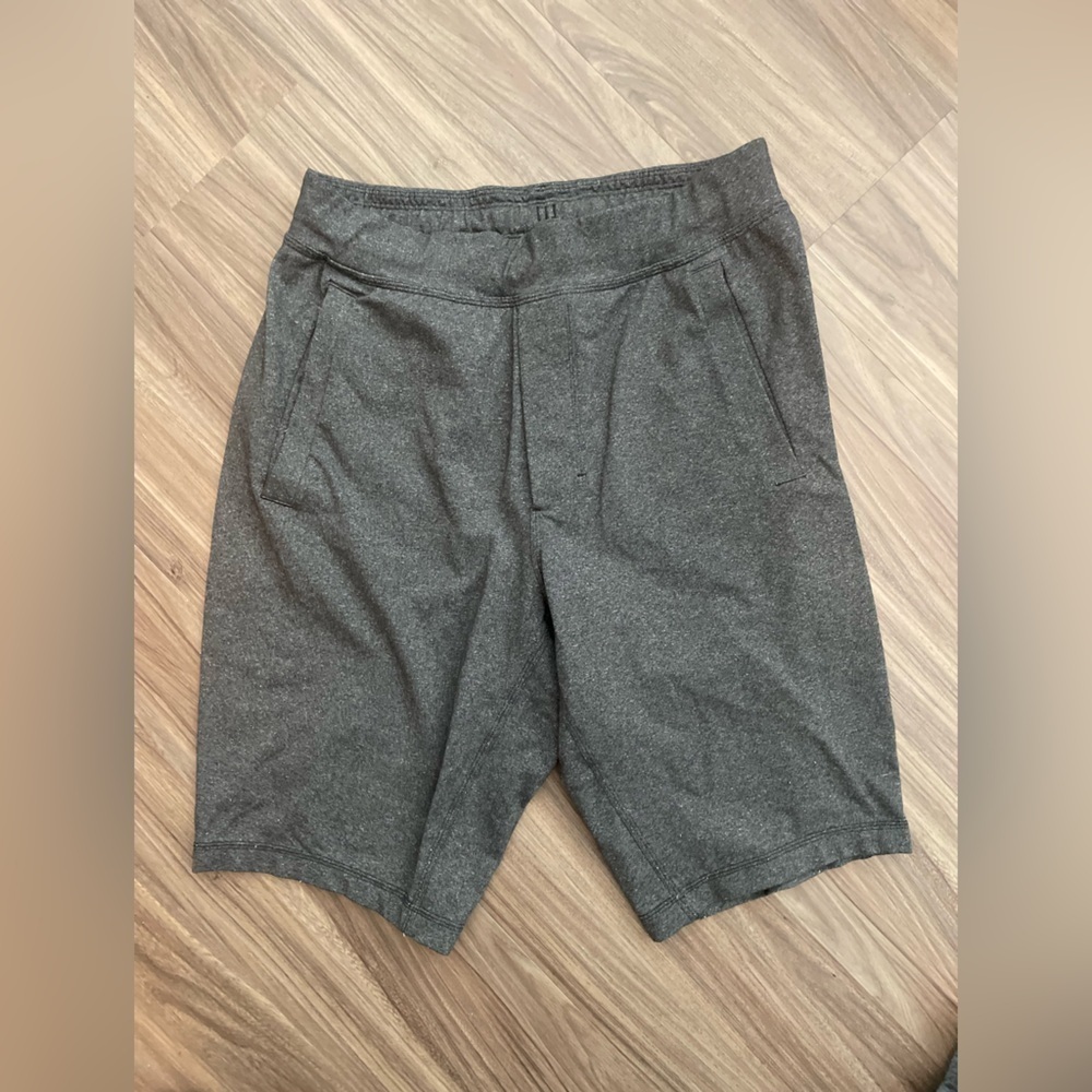 lululemon athletica Men's Athletic Shorts in Heather Charcoal